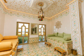 Colorful traditional Riad w/views of Spain